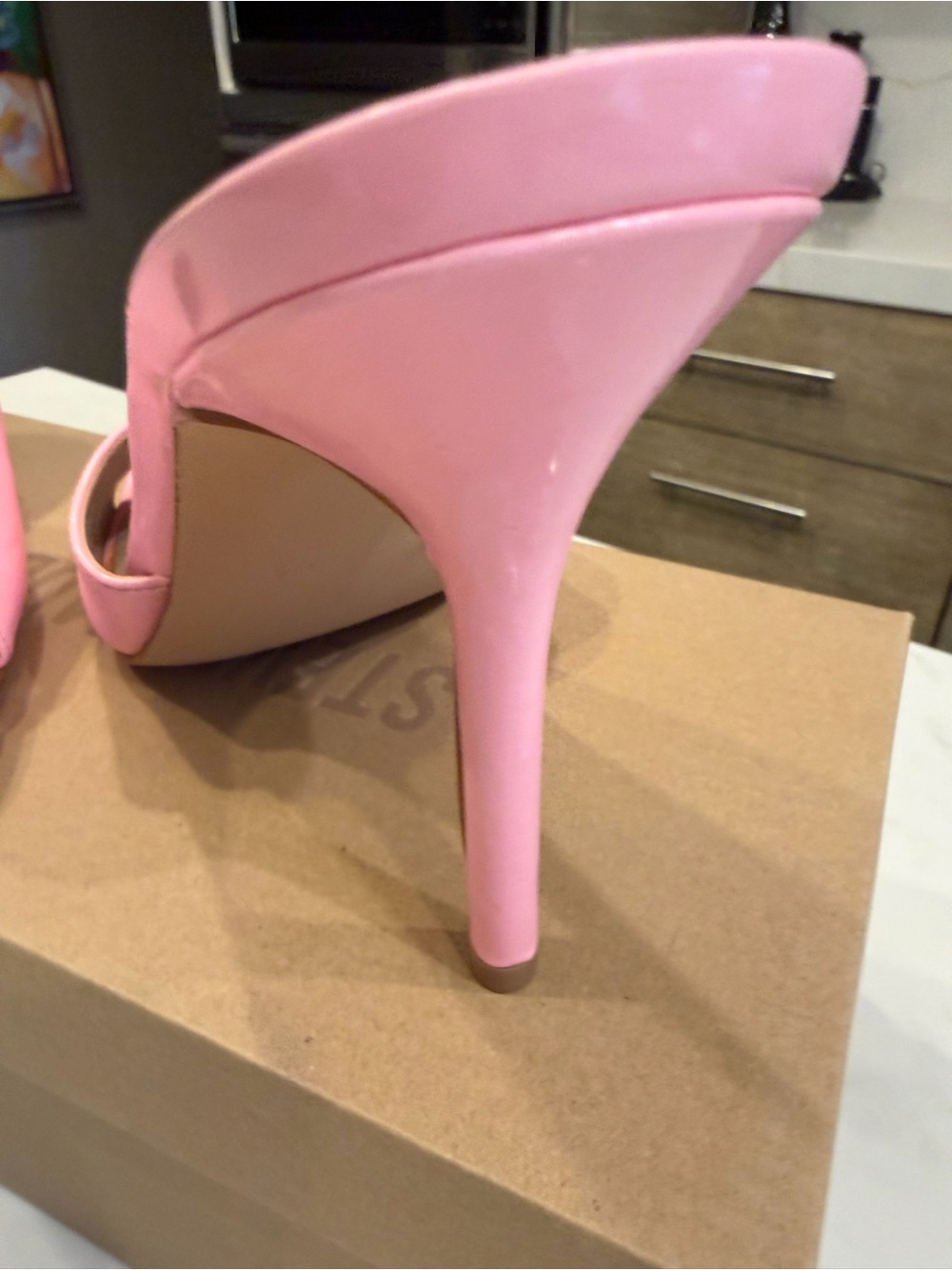 π Steve Madden Signal Pink Patent Heels - Picture 10 of 17